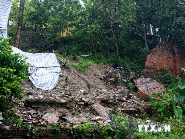 Quảng Ninh xuất hiện lũ quét ở các huyện miền núi sau bão số 2 