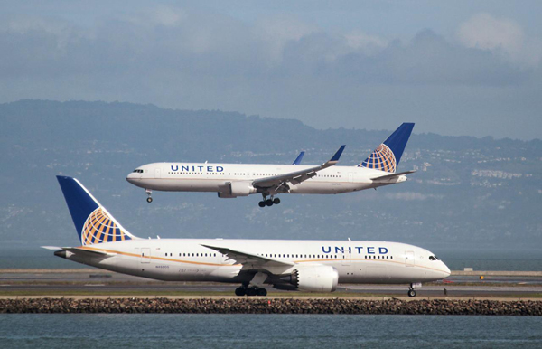 United Airlines đặt mục tiêu giảm 50% lượng phát thải khí nhà kính